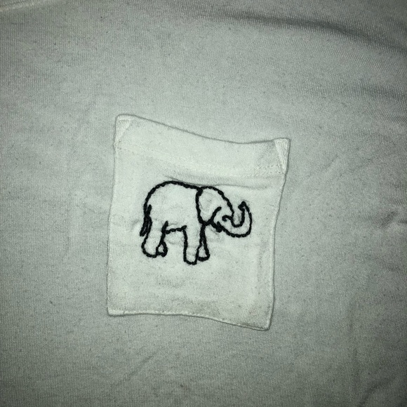 Brandy melville white elephant top - Picture 2 of 5
